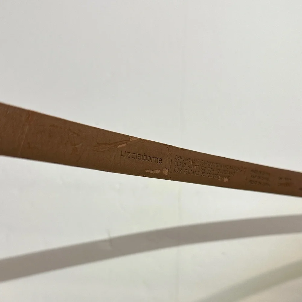 Liz Claiborne Tan Leather Skinny Belt with Silvertone buckle 25-29”